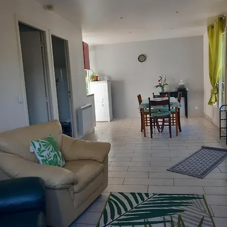 Chalet Petit En Bois Reynes